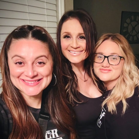 Meet your Posher, Tiffany Shenave - Picture 3 of 4